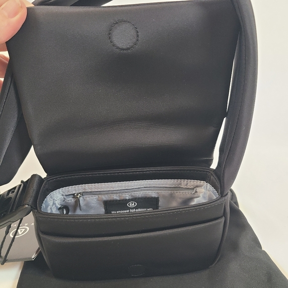 NWT Lux & Nyx Mini Origami Flap Bag Black Magnetic Clasp 7x5x2 - Picture 4 of 7